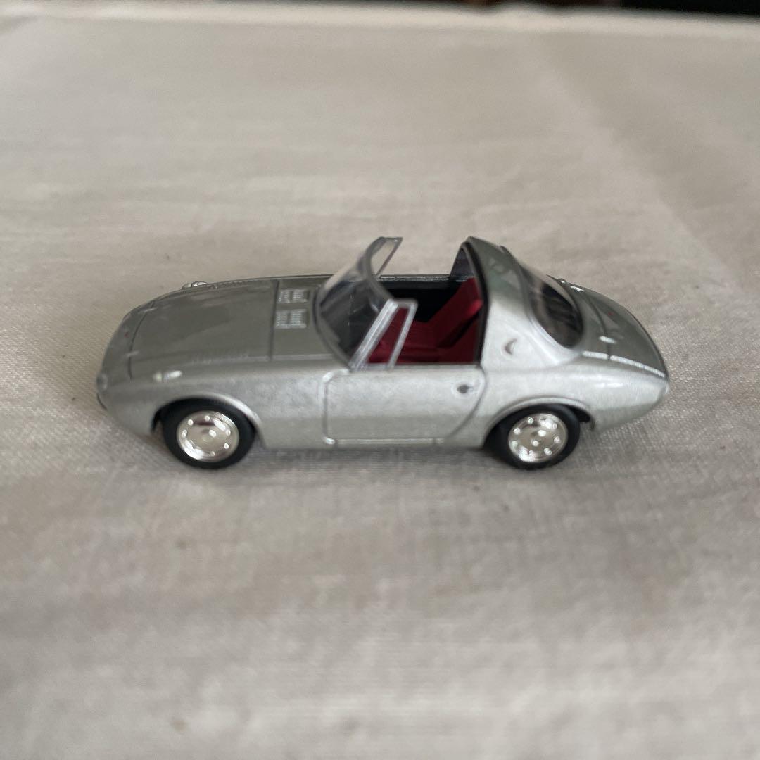 トミカリミテッドヴィンテージ　トヨタスポーツ800