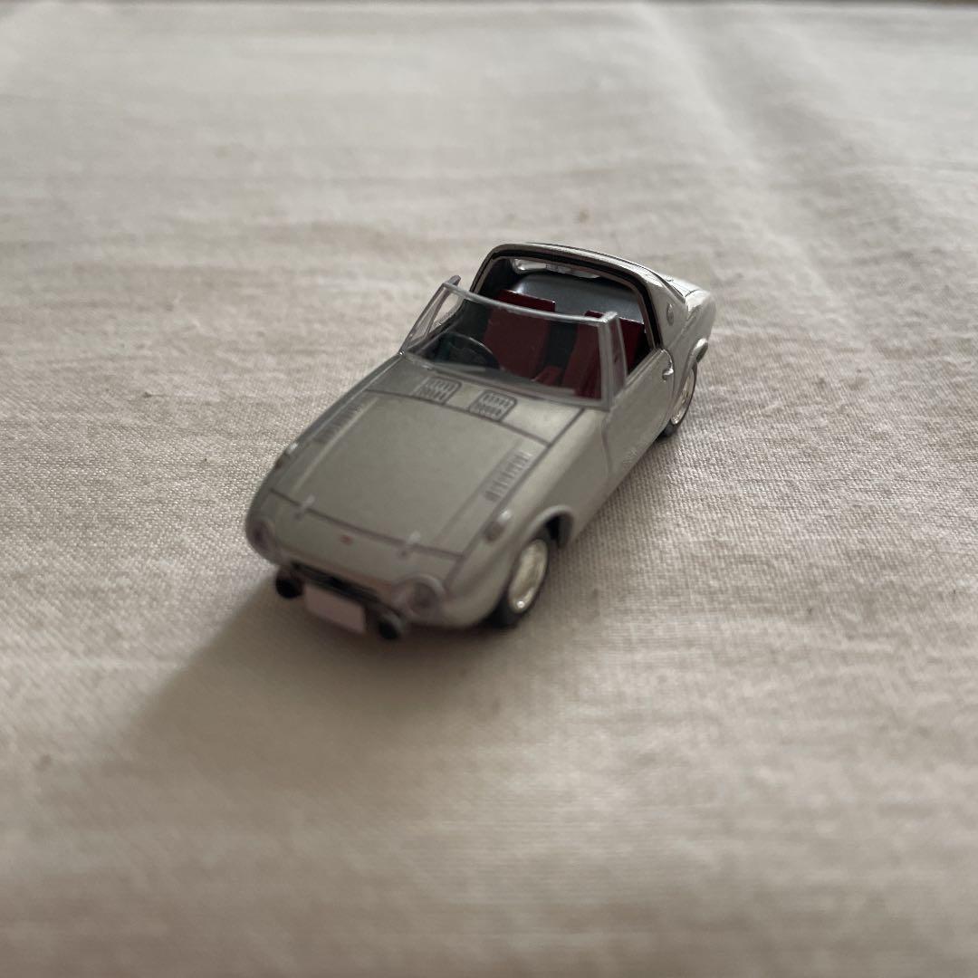 トミカリミテッドヴィンテージ　トヨタスポーツ800