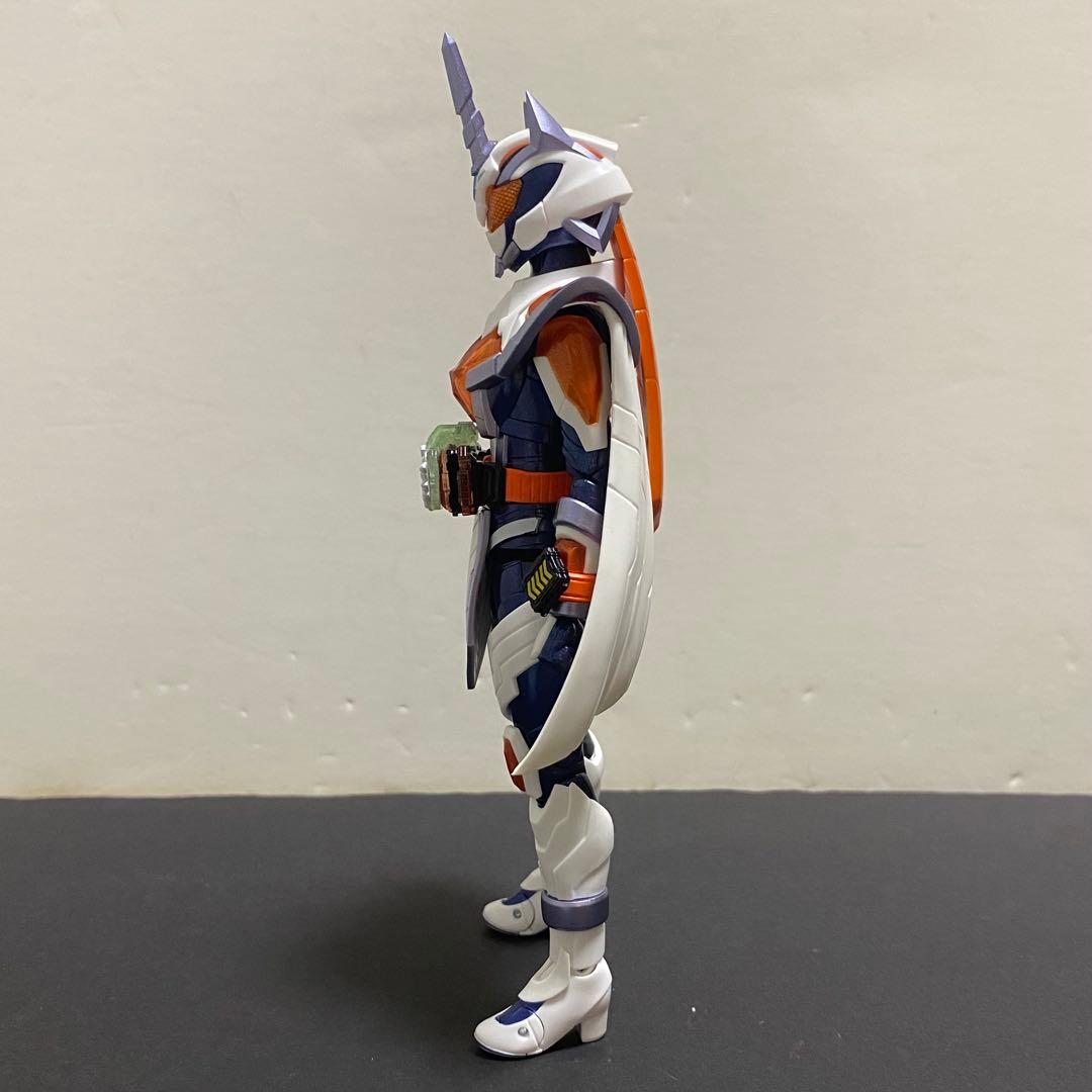 S.H.Figuarts 仮面ライダーマジェード サンユニコーン