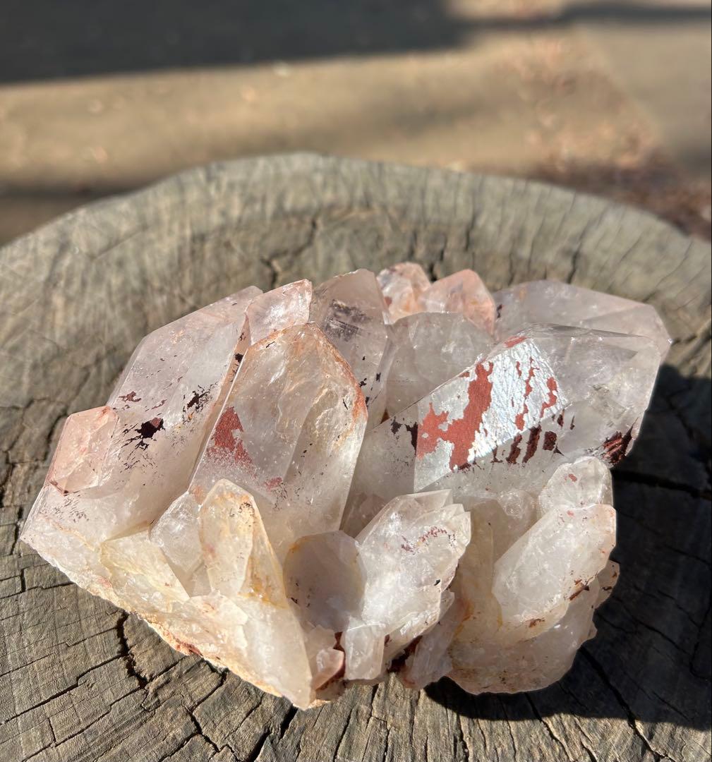 1.6kg❣️⭐️マダガスカル産　水晶クラスター　浄化　虹　キラキラ　癒し⭐️