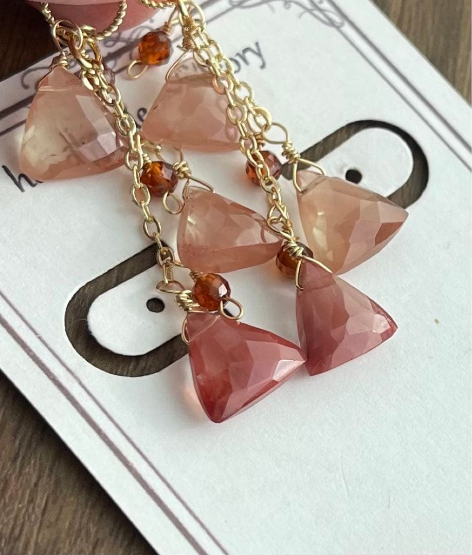 珍しい三角アンデシンのピアスチャーム☆シラー綺麗