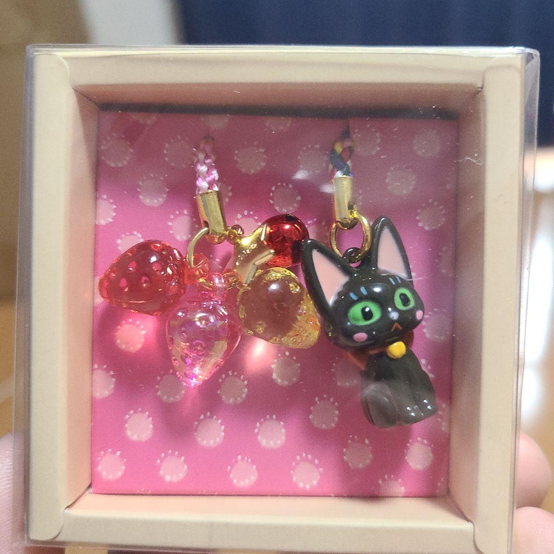 3月のライオン いちごちゃんリスポッケ先生の根付鈴 - メルカリ