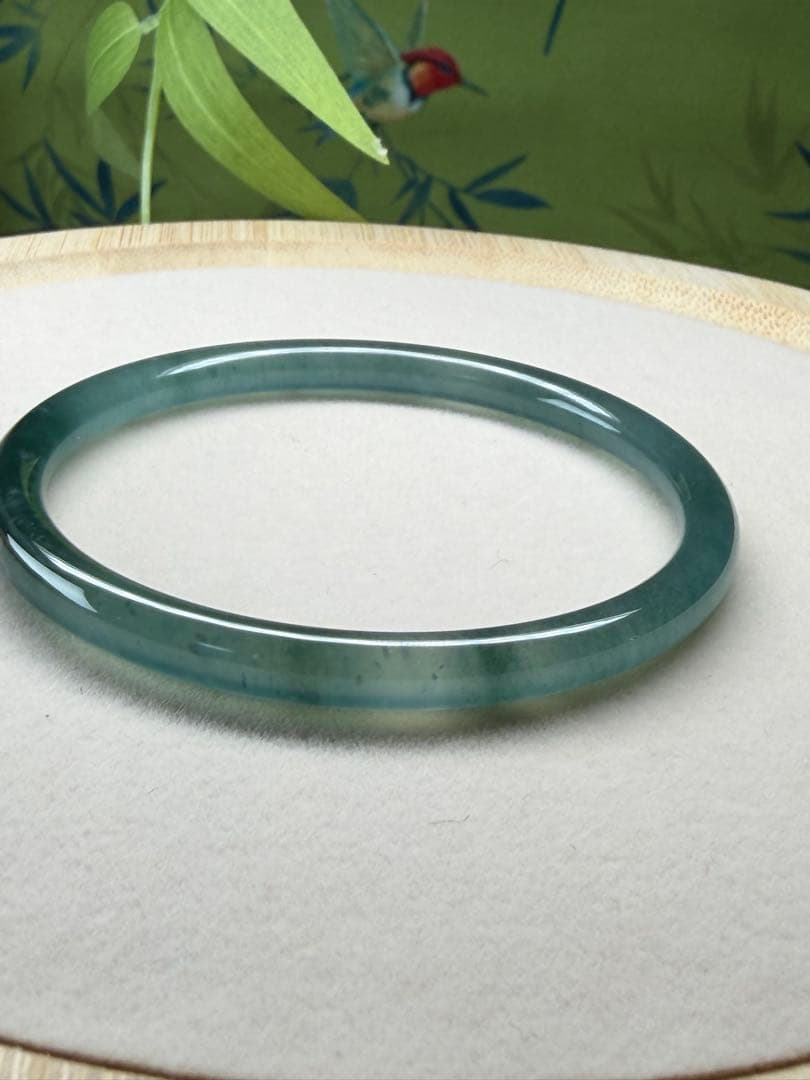 新入荷❣️天然本翡翠　特色雪花綿入り【半山半水】高氷藍水細身バングル　鑑定書付き
