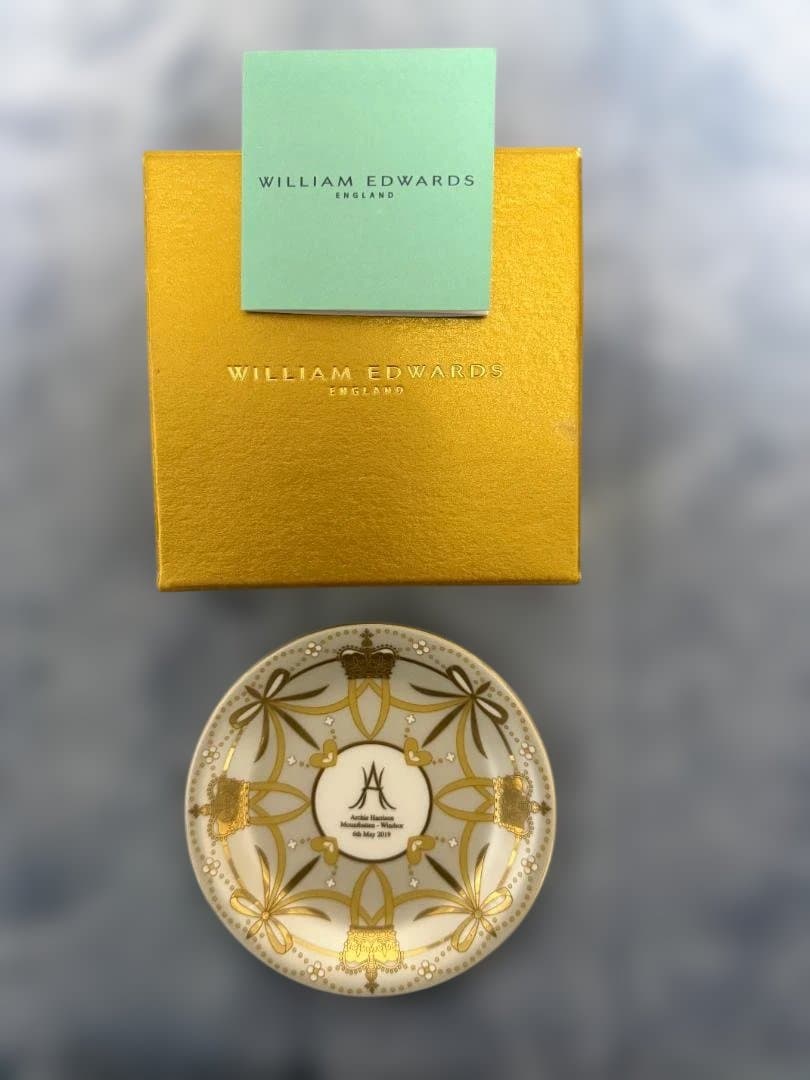 William Edwards(英国)の磁器の皿プレート 2009年記念