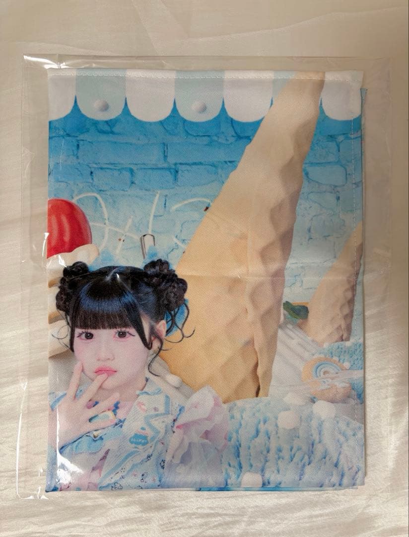 iLiFE! くじ A賞 虹羽みに 布ポスター - メルカリ