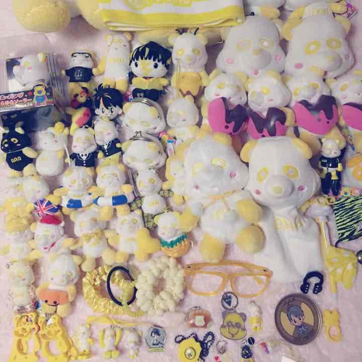 二枚目もあります！AAAグッズ黄 緑