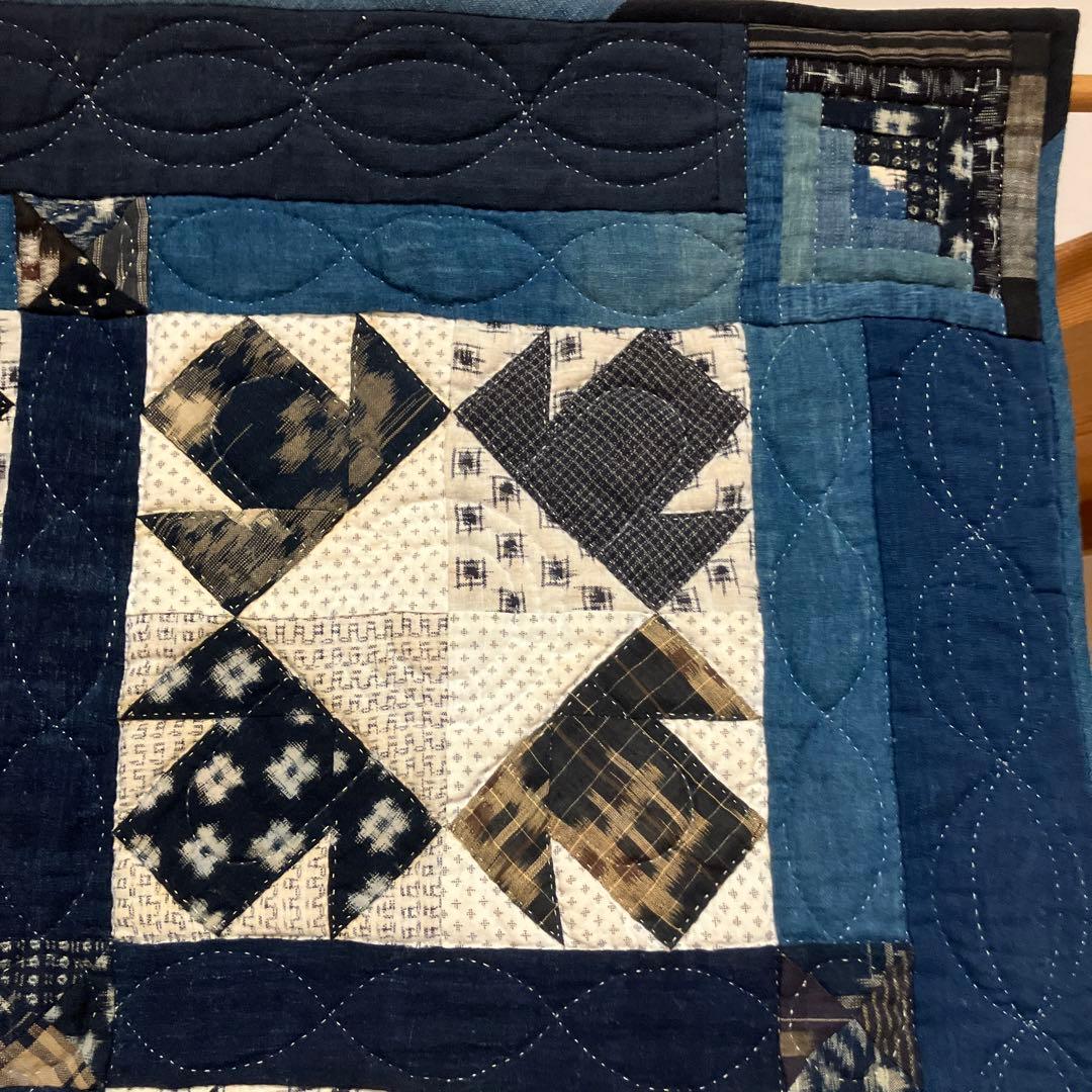 絣のタペストリー