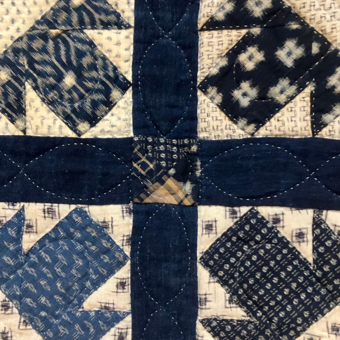 絣のタペストリー