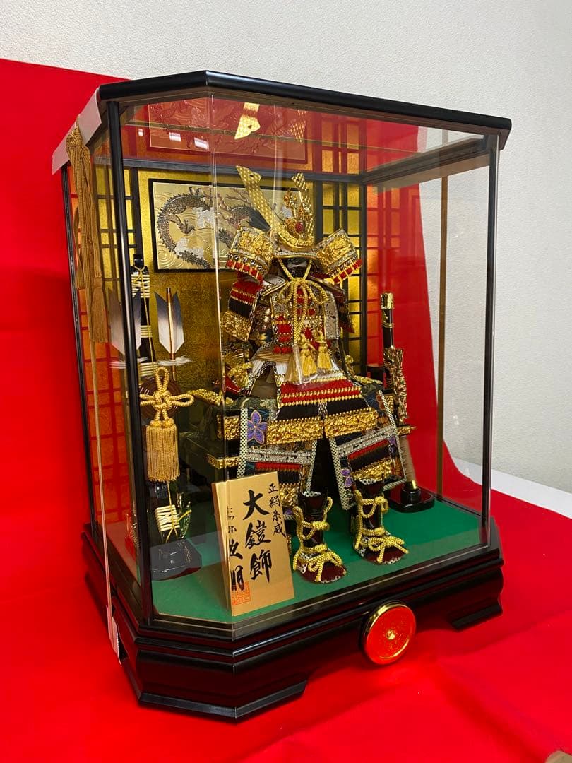 東京久月　五月人形　家紋付き大鎧飾り　オルゴール付き六角アクリルケース入