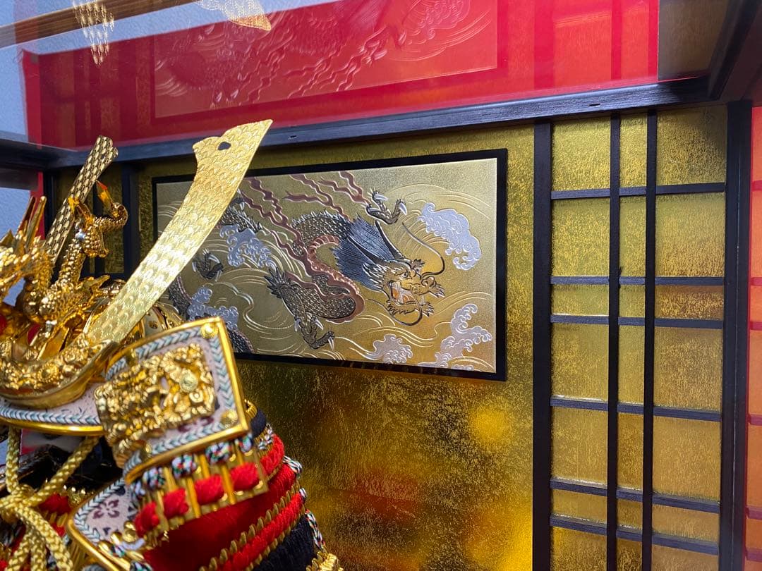 東京久月　五月人形　家紋付き大鎧飾り　オルゴール付き六角アクリルケース入