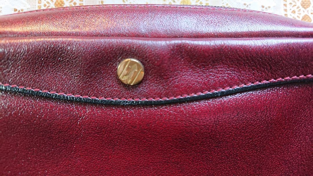 ゴールドファイルクラッチバッグ、スモールバック、化粧ポーチ、セカンドバッグ