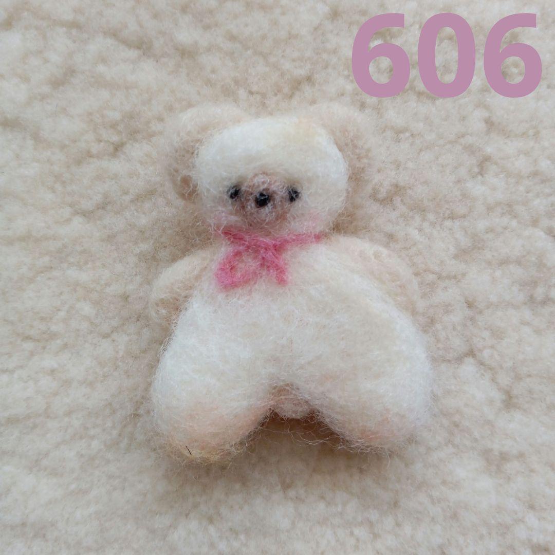 くまちゃん羊毛フェルトブローチ アンティークベア テディベア - メルカリ