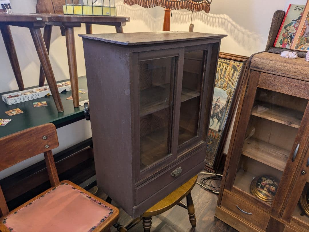 アンティーク 木製キャビネット ガラス戸棚 引き出し付き　棚　ショーケース