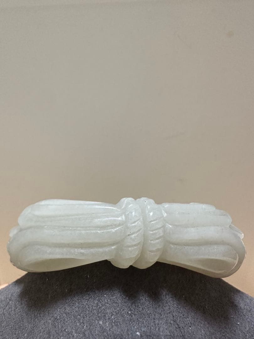 蝶々リボン　シャー太翠バングル原石