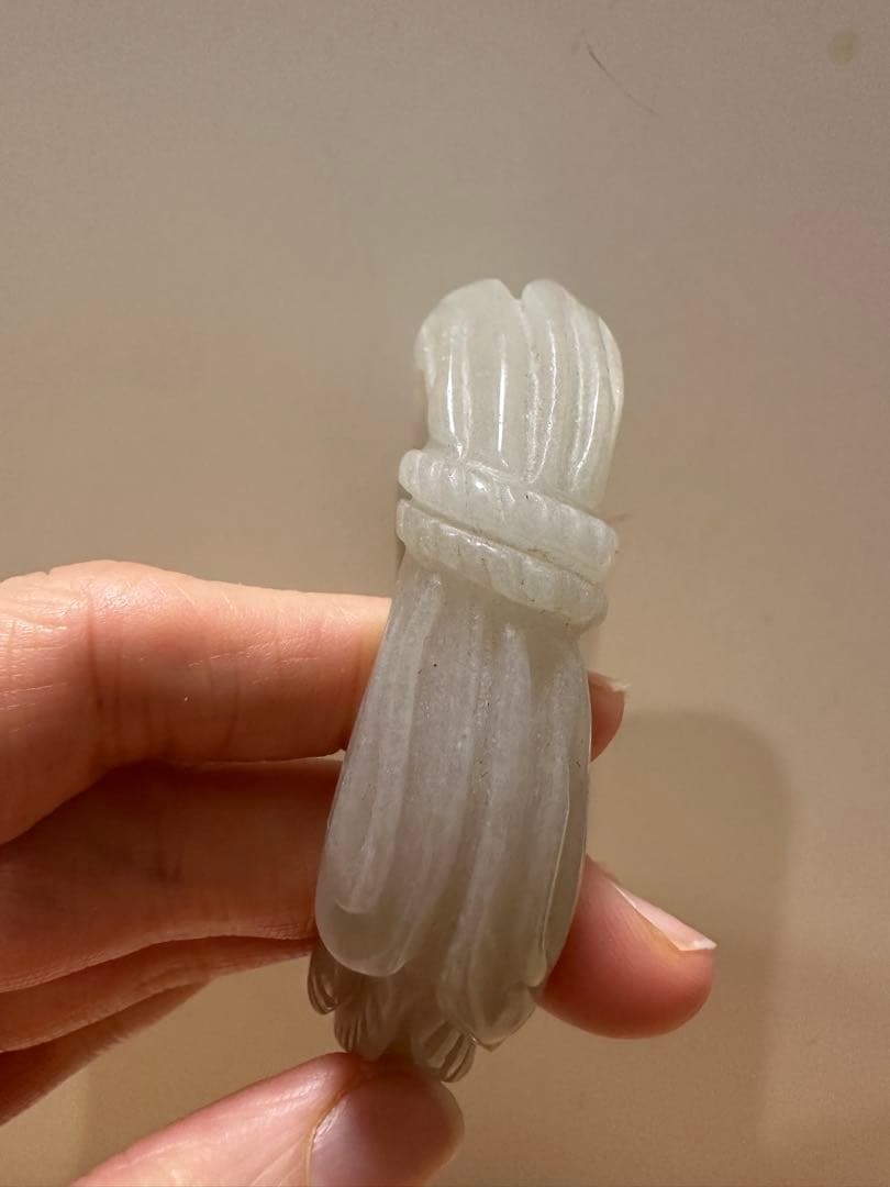 蝶々リボン　シャー太翠バングル原石