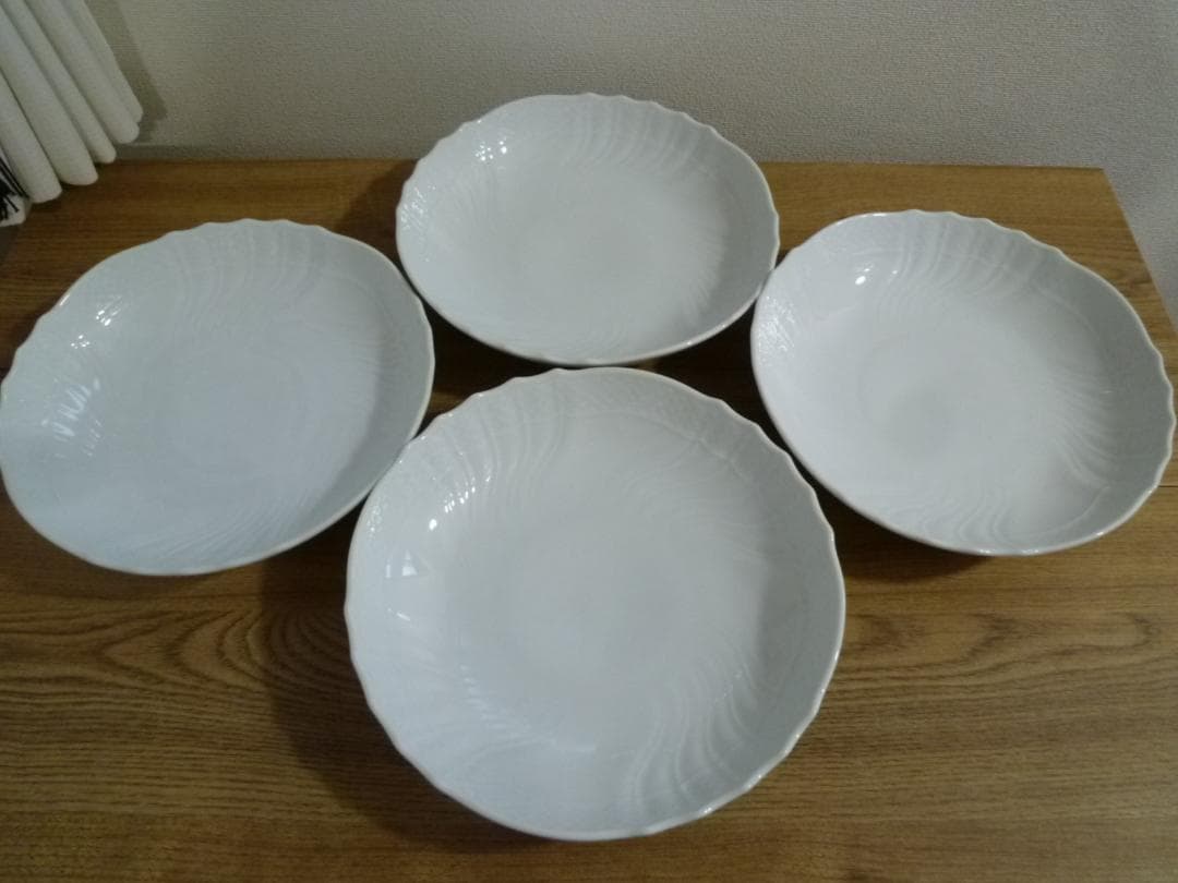 リチャードジノリ ベッキオホワイト 盛り皿、４枚