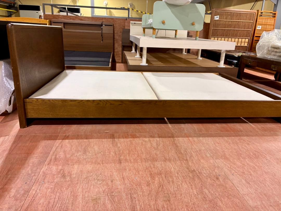 【現地引取OK】Simmons セミダブルベッドフレーム