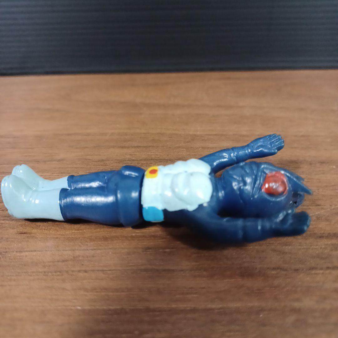 無版権 パチモノ「仮面ライダー」風ペンダント・トップ ミニソフビ