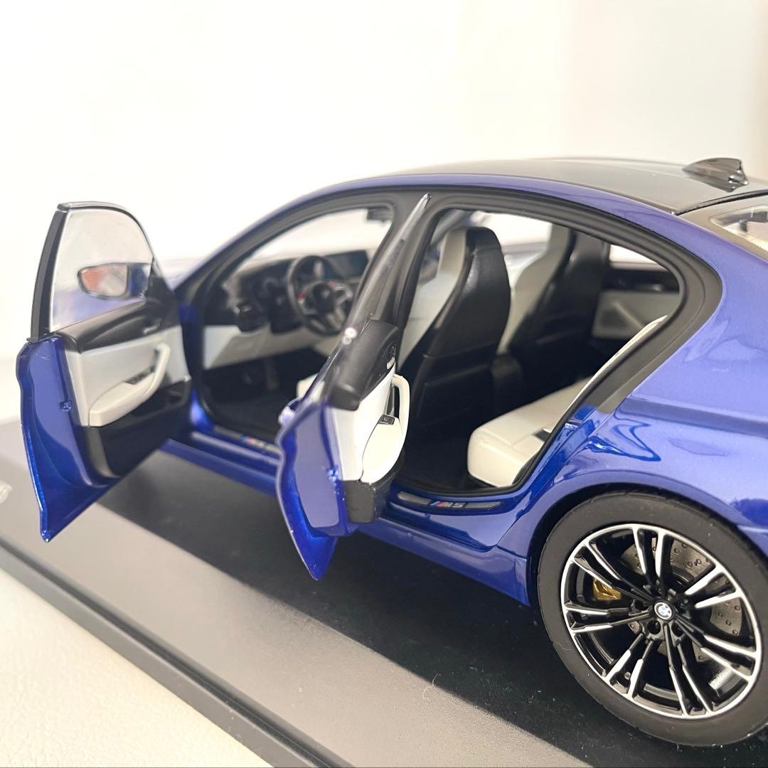BMW M5 1/18 スケールNOREVモデル ミニカー