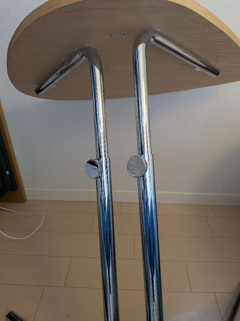 だんご3兄弟ママアクタス　Tectaテクタ　k22 サイドテーブル　オーク