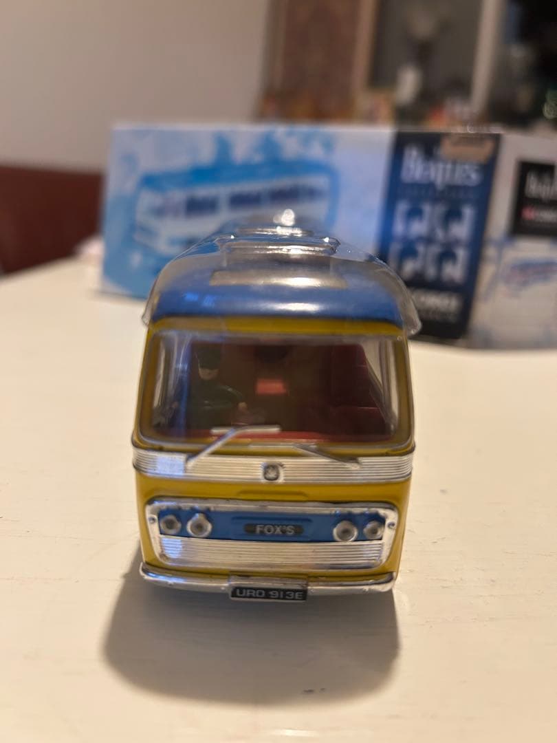 Corgi ビートルズ マジカル・ミステリー・ツアー バス