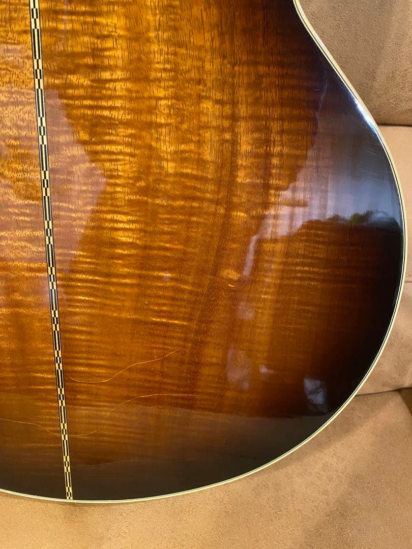 世界に36本だけのGIBSON J200 KOA MONTANA SPECIAL