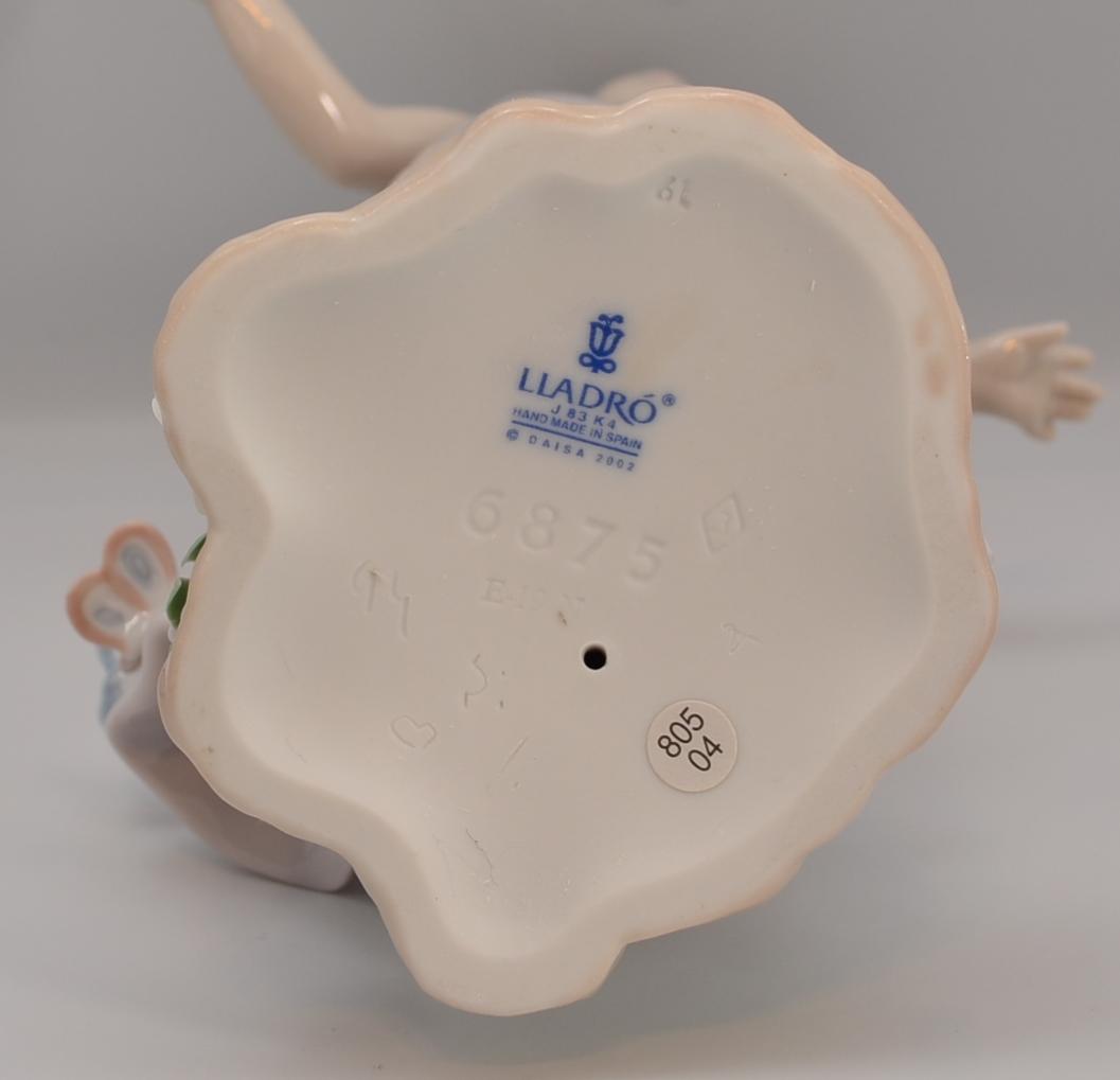 チョウの妖精　＃6875　★リヤドロ　スペイン　ポーセリン　光沢仕上げ　リタイヤ