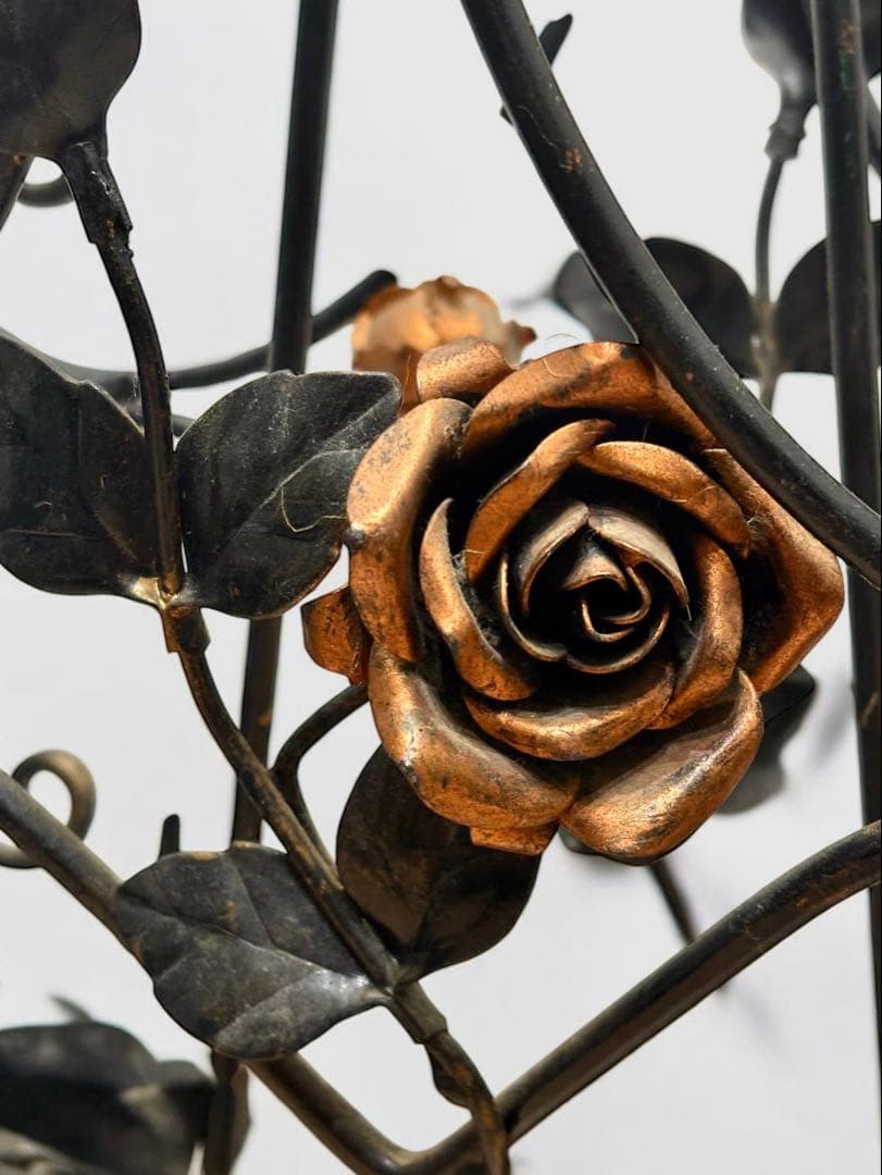 アンティーク ビンテージ アイアン製 薔薇 マガジンラック ローズ