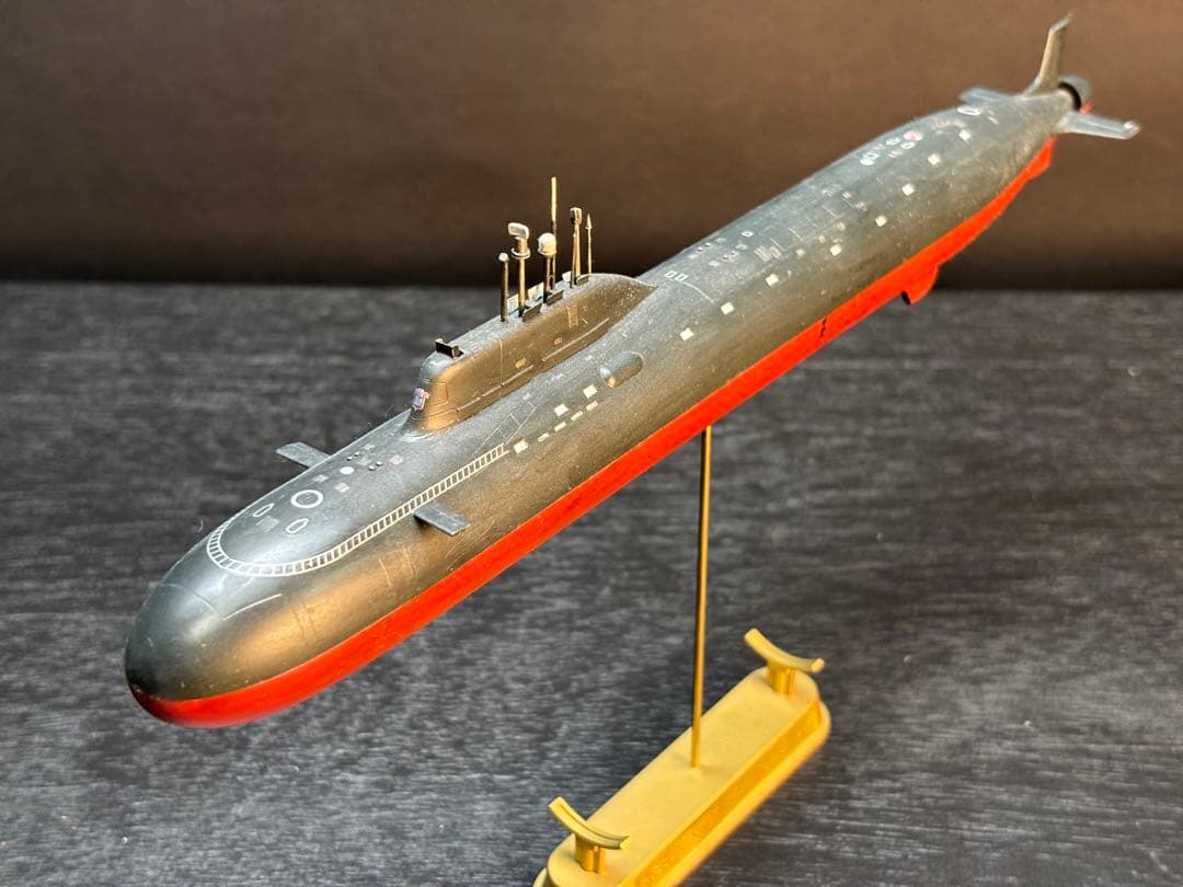 ステレス艦〝ズムウォルト〟＆ロシア原潜（1/350)