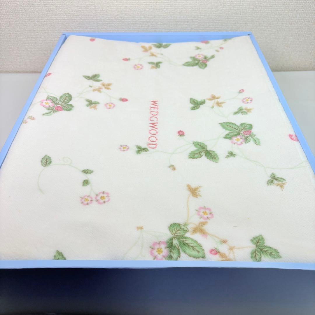  ウェッジウッド　ワイルドストロベリー　綿毛布　ピンク