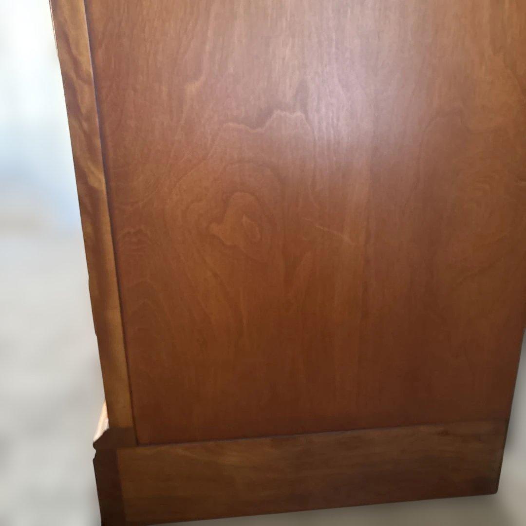 としちゃん ダニエル製木製ブラウンディスプレイキャビネット、食器棚