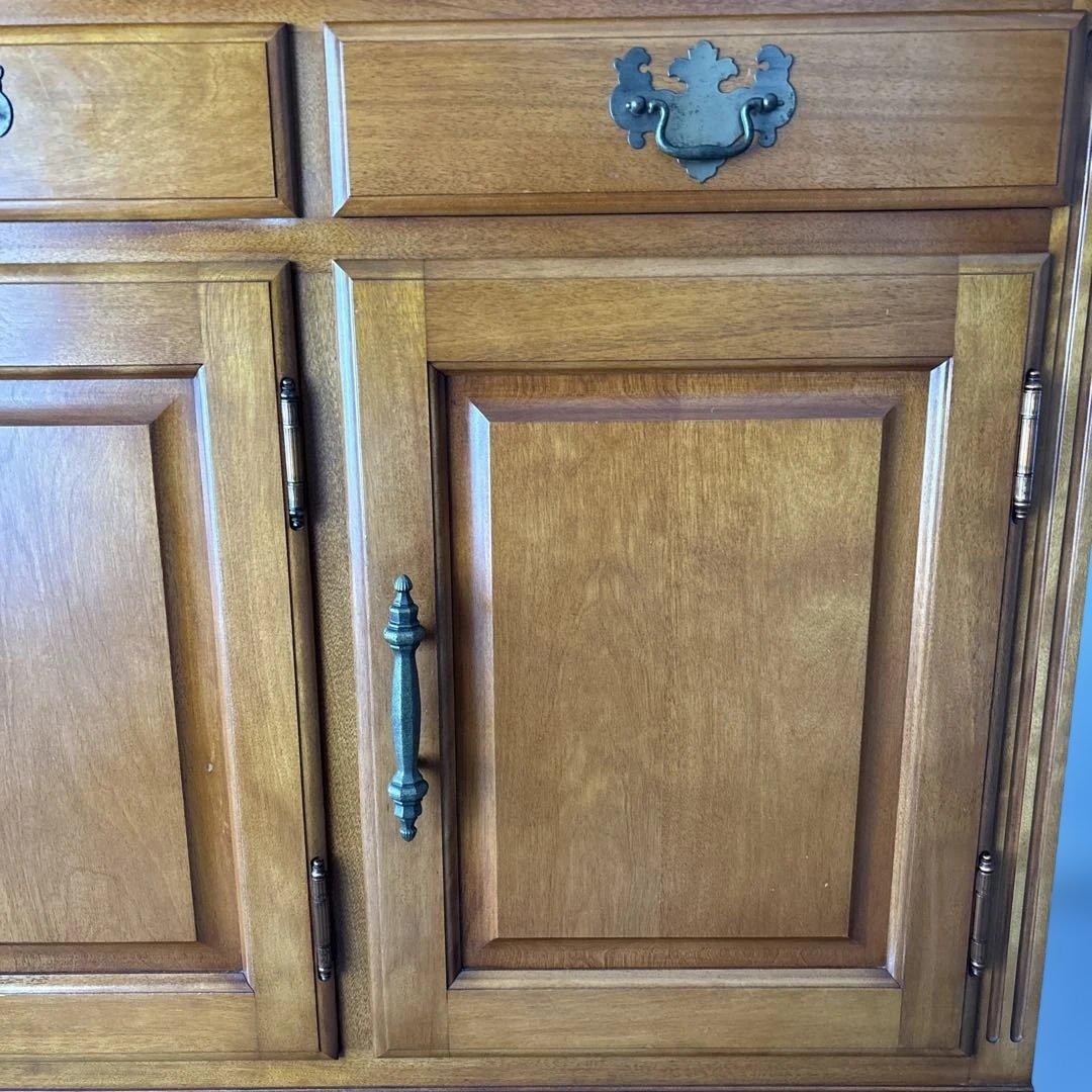 としちゃん ダニエル製木製ブラウンディスプレイキャビネット、食器棚