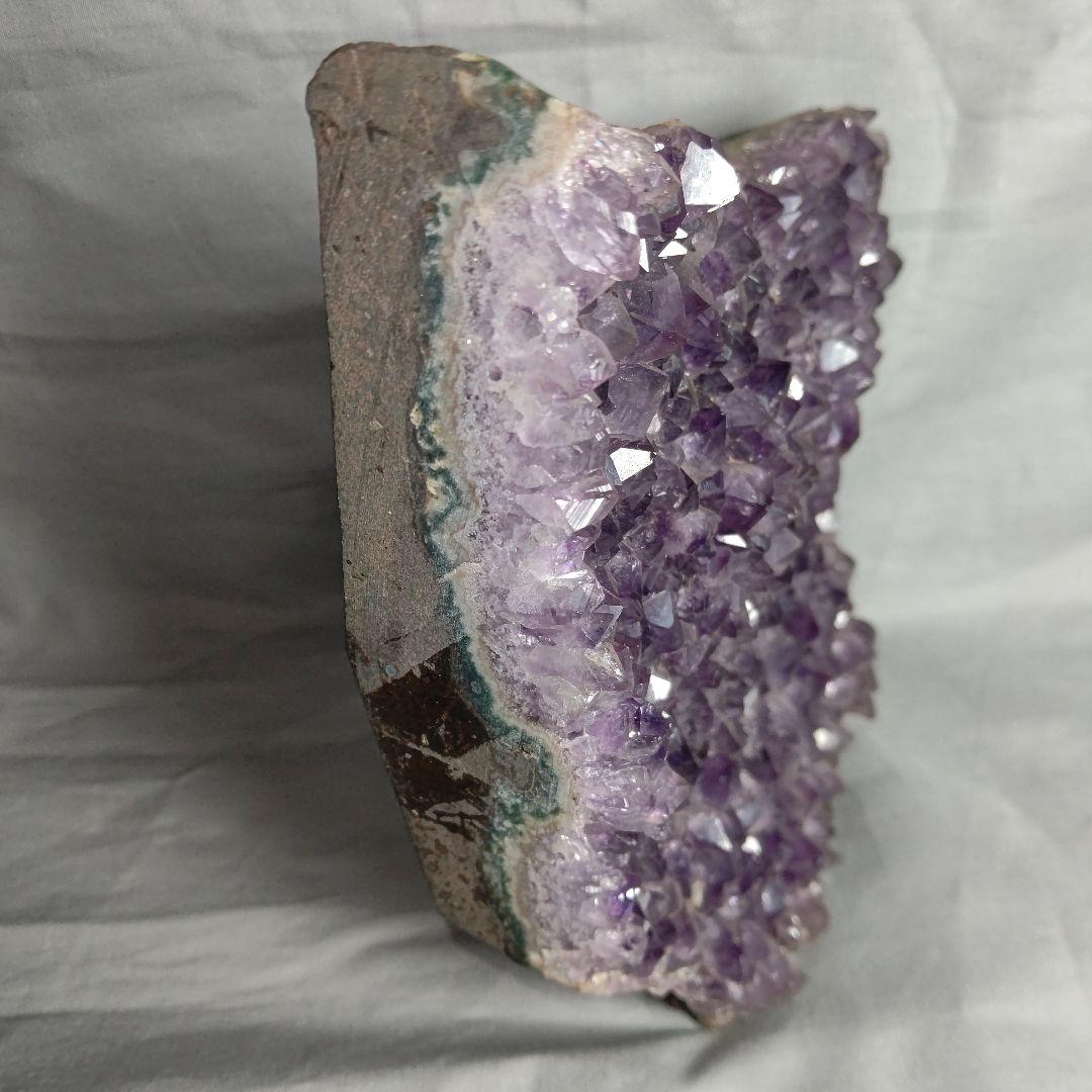 アメジスト1.35kg 原石 紫色 結晶