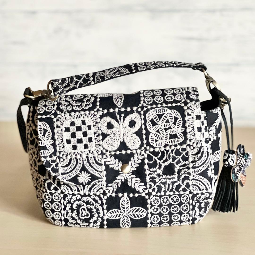 ミナペルホネン コロンとしたショルダーバッグMB510-071