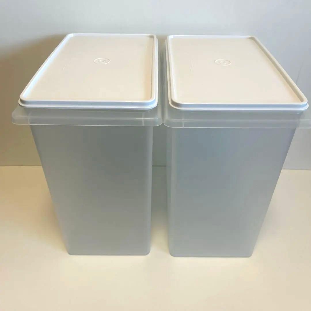 【未使用品】タッパーウェア　10キロキーパー　2個セット　ハンドル付き