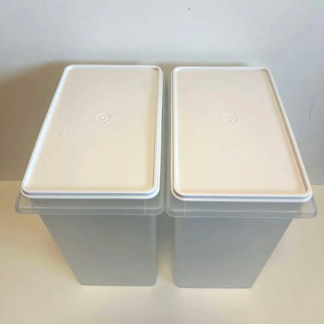 【未使用品】タッパーウェア　10キロキーパー　2個セット　ハンドル付き