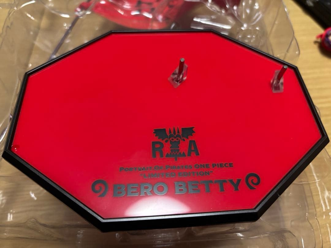 ワンピース　ベロベティ　pop