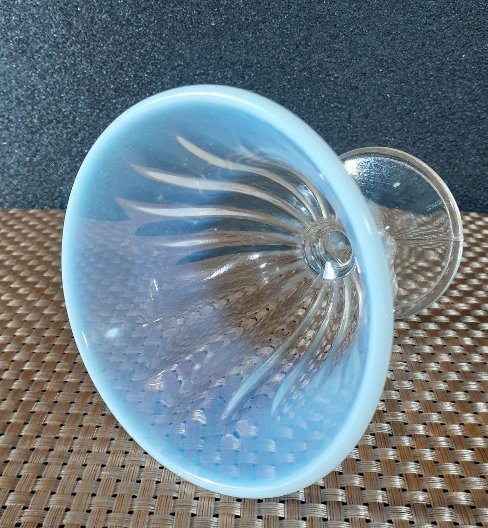 昭和初期 戦前 プレス 乳白青ぼかし 氷コップ デザートカップ 和ガラス