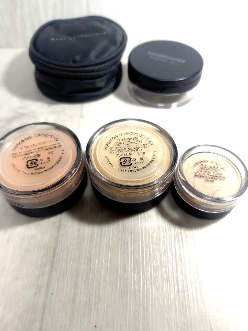ベアミネラル　ファンデーション　コンシーラー　フェイスパウダー　ケース付き
