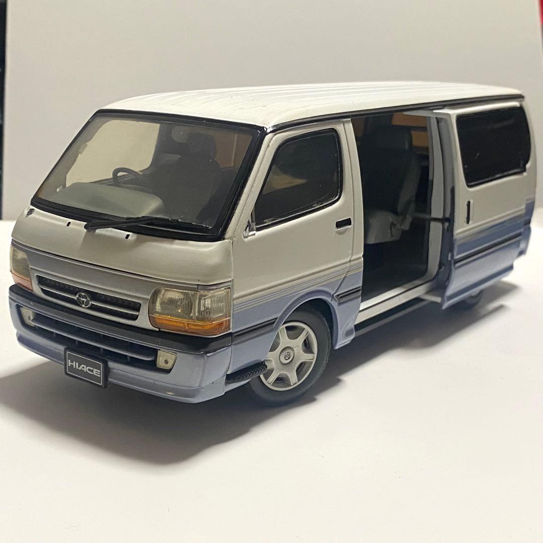 アオシマ DISM 1/24 トヨタハイエース100系バン 後期型 - メルカリ