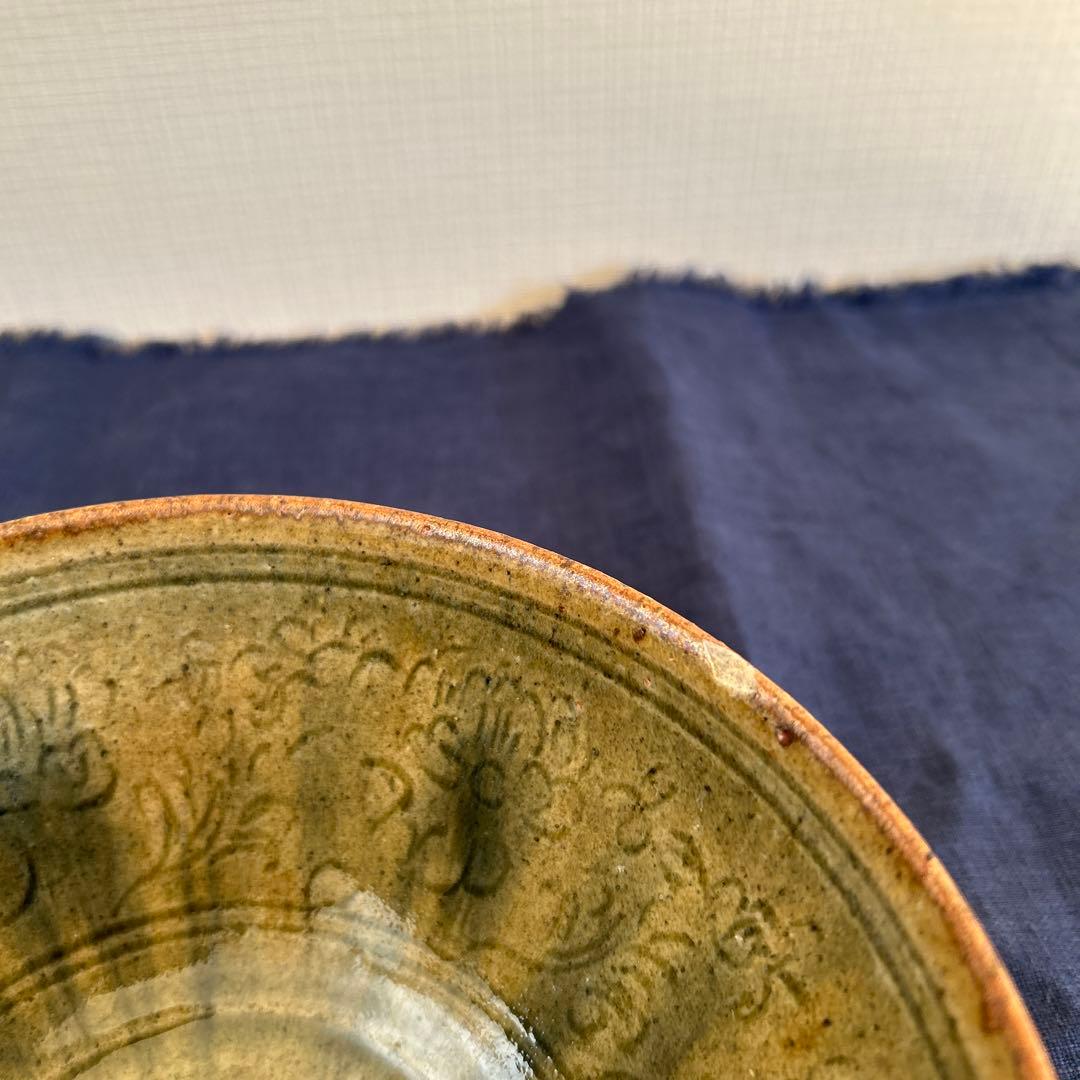 イムサエムさん　深鉢【欠けあり】