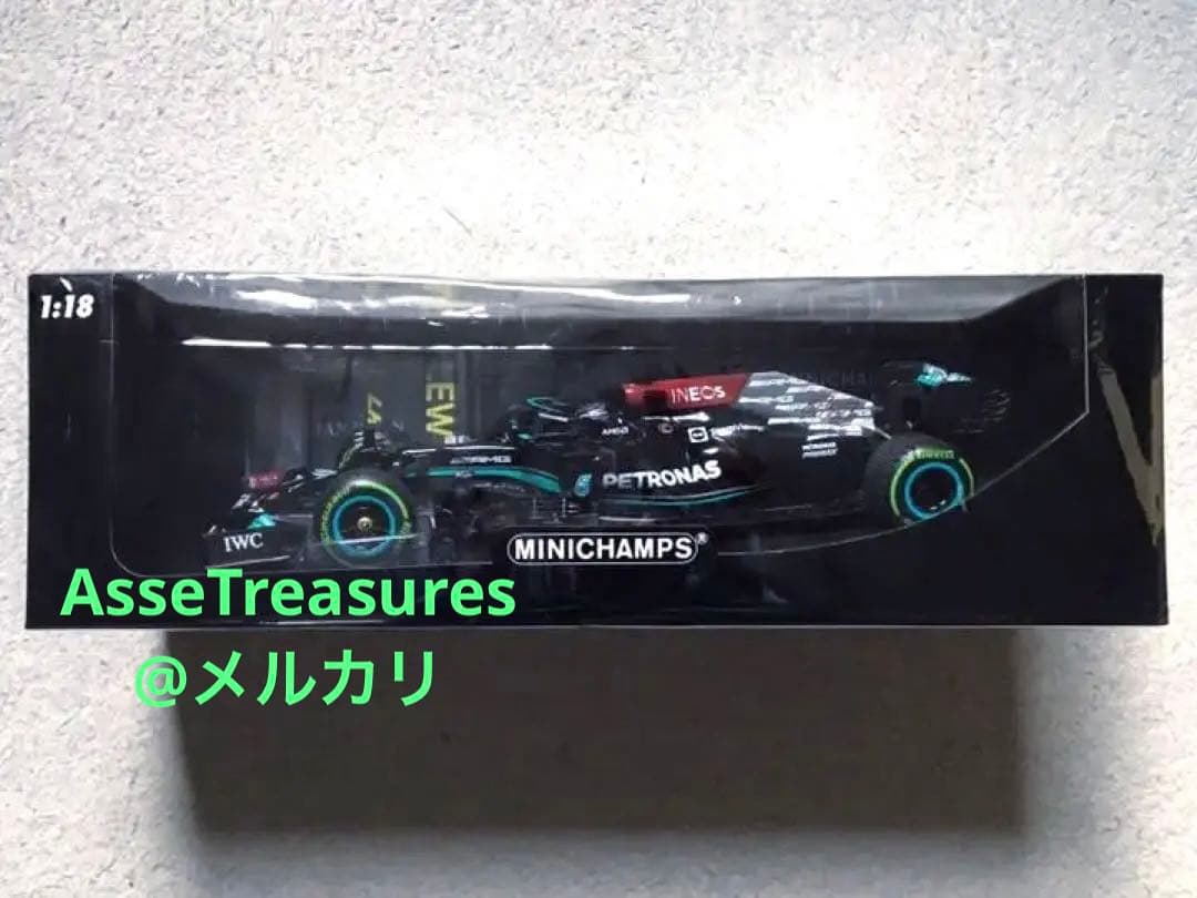 ミニチャンプス 1/18 メルセデスAMG W12ハミルトン w/100勝ボード