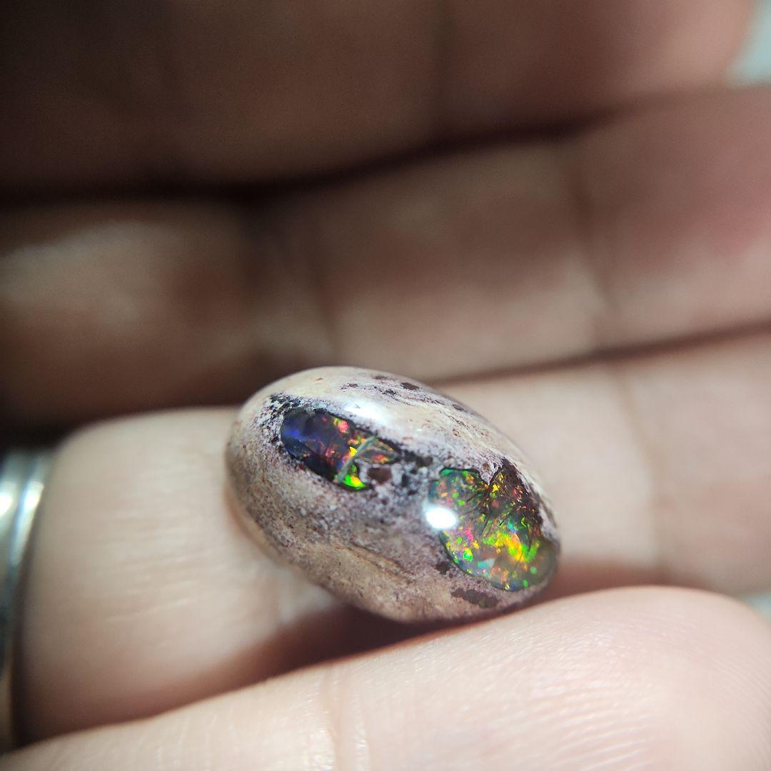 バチバチ天然 ボルダーオパール 10.392ct