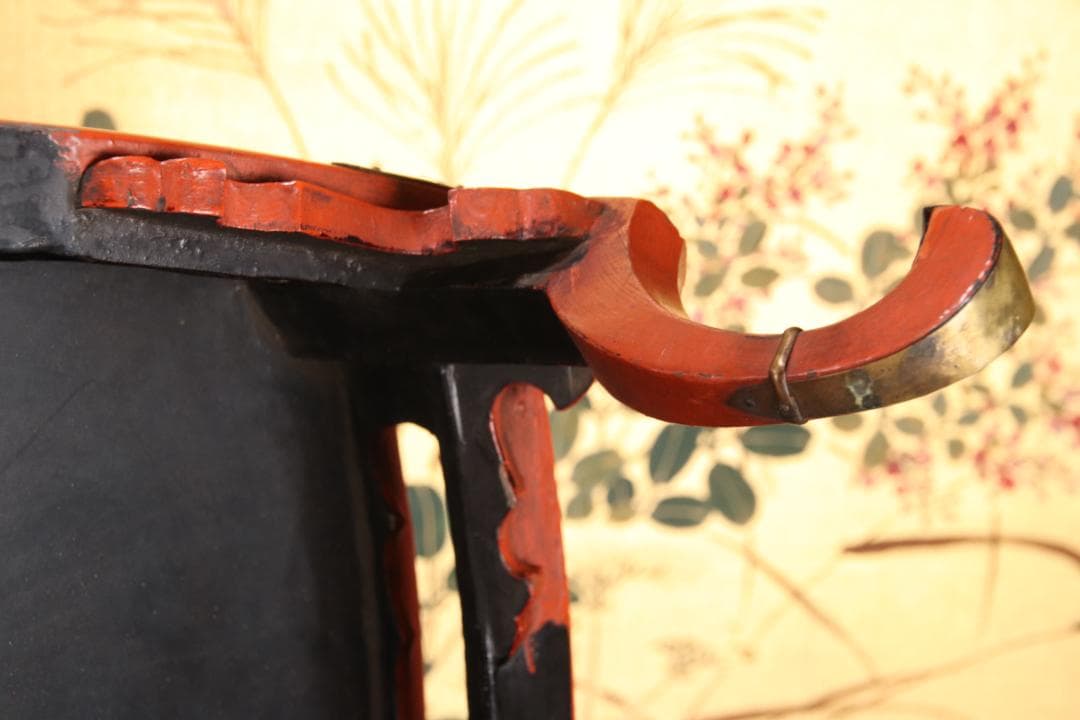 仏教美術 時代物　朱塗　真鍮金具飾付　春日卓　巾34.2㎝　BE787