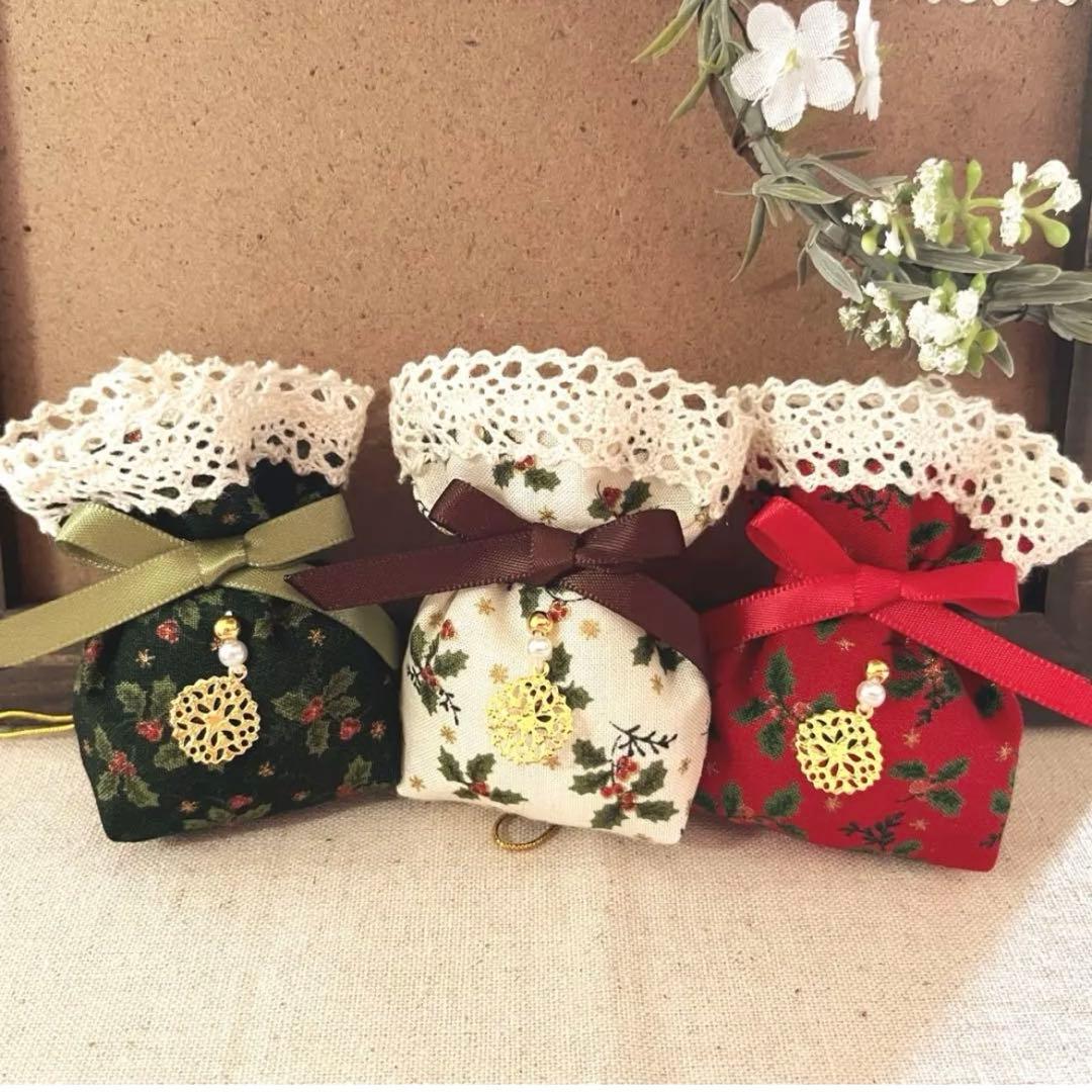 2411-29 ミニストラップサシェ 香り袋 2個組 ヒイラギ 緑 クリスマス