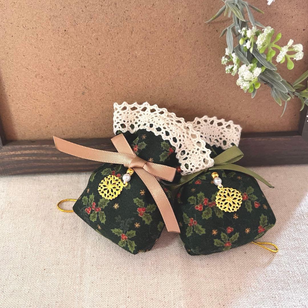 2411-29 ミニストラップサシェ 香り袋 2個組 ヒイラギ 緑 クリスマス