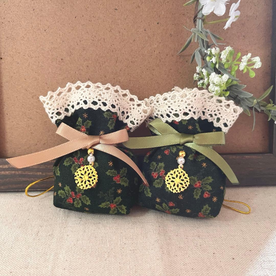 2411-29 ミニストラップサシェ 香り袋 2個組 ヒイラギ 緑 クリスマス