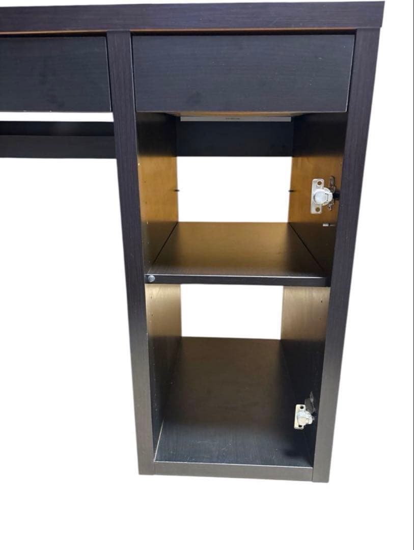 黒い机　　縦約52cm 横約107cm 高さ約76.5cm