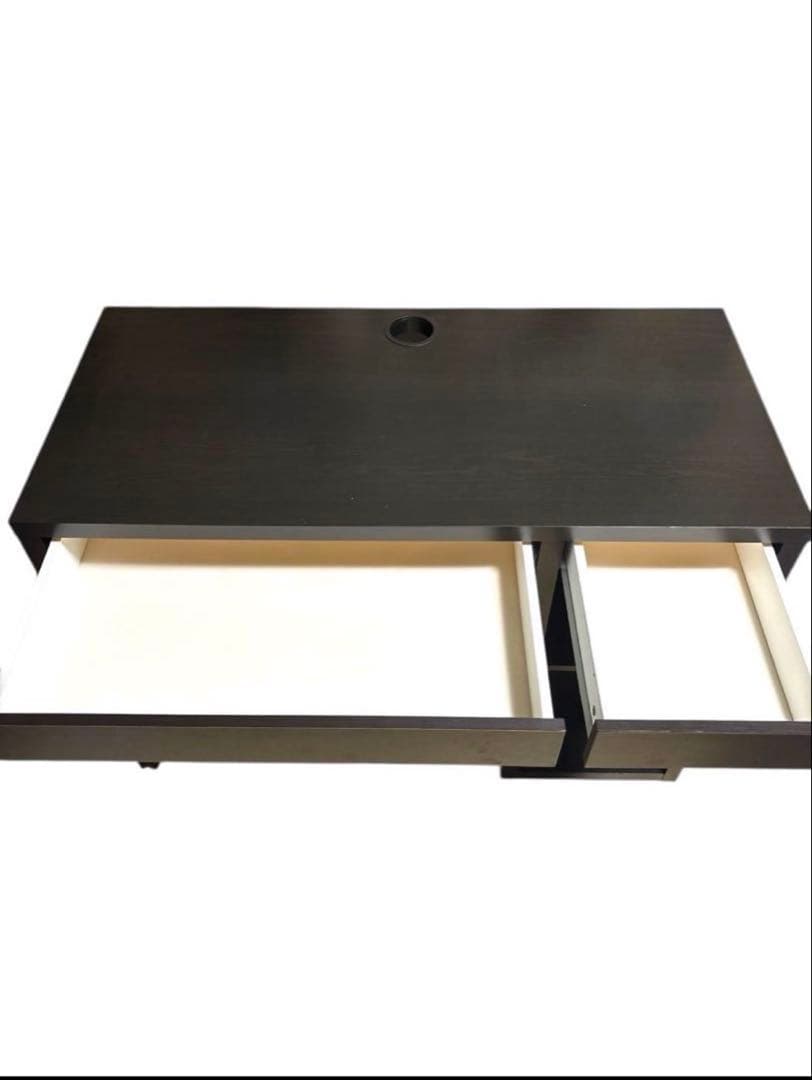 黒い机　　縦約52cm 横約107cm 高さ約76.5cm