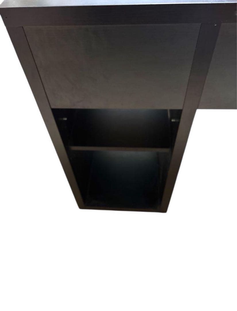 黒い机　　縦約52cm 横約107cm 高さ約76.5cm